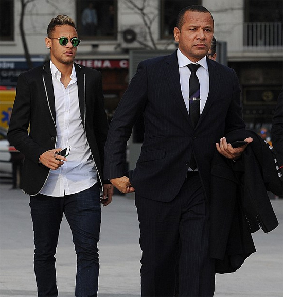 Neymar ăn diện như tài tử Hollywood ra hầu tòa - Ảnh 5.