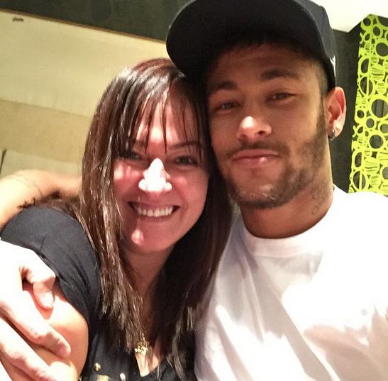 Những hình ảnh chứng tỏ Neymar yêu mẹ vô bờ bến - Ảnh 6.