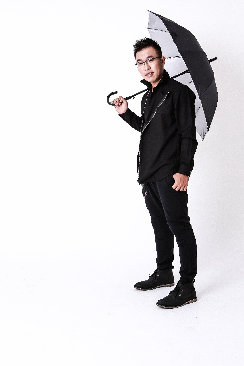 F-Band (X-Factor) trở lại Vpop với ca kh&uacute;c c&oacute; t&ecirc;n ấn tượng - Mưa ho&agrave;i vậy - Ảnh 6.