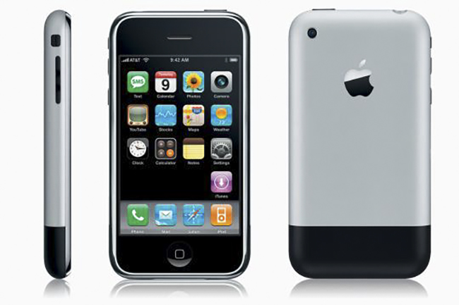 Ngắm mẫu thiết kế xấu không nuốt nổi và những hạn chế của chiếc iPhone đầu tiên - Ảnh 1.