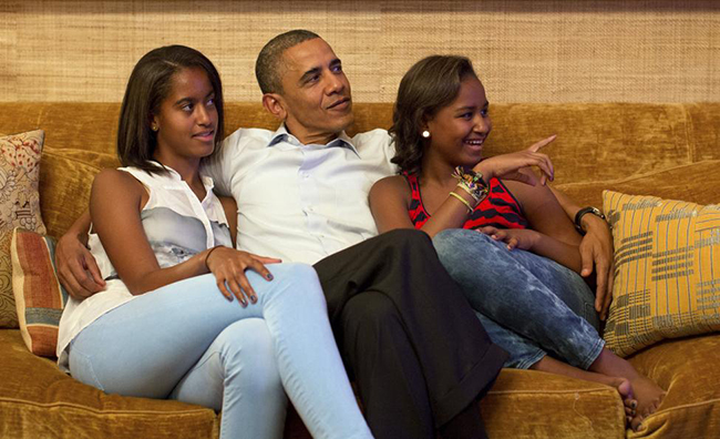 Ch&ugrave;m ảnh qu&aacute; tr&igrave;nh lột x&aacute;c của c&ocirc;ng ch&uacute;a lớn nh&agrave; Obama suốt 8 năm qua - Ảnh 7.
