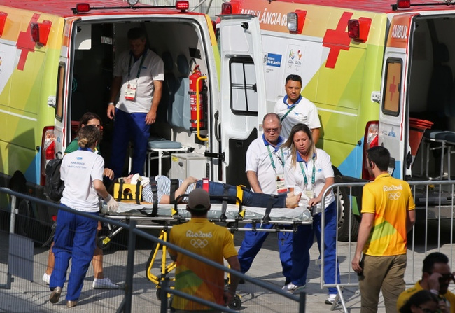 Camera trọng lượng bằng chiếc xe máy rơi ở Công viên Olympic khiến 7 người bị thương - Ảnh 8.