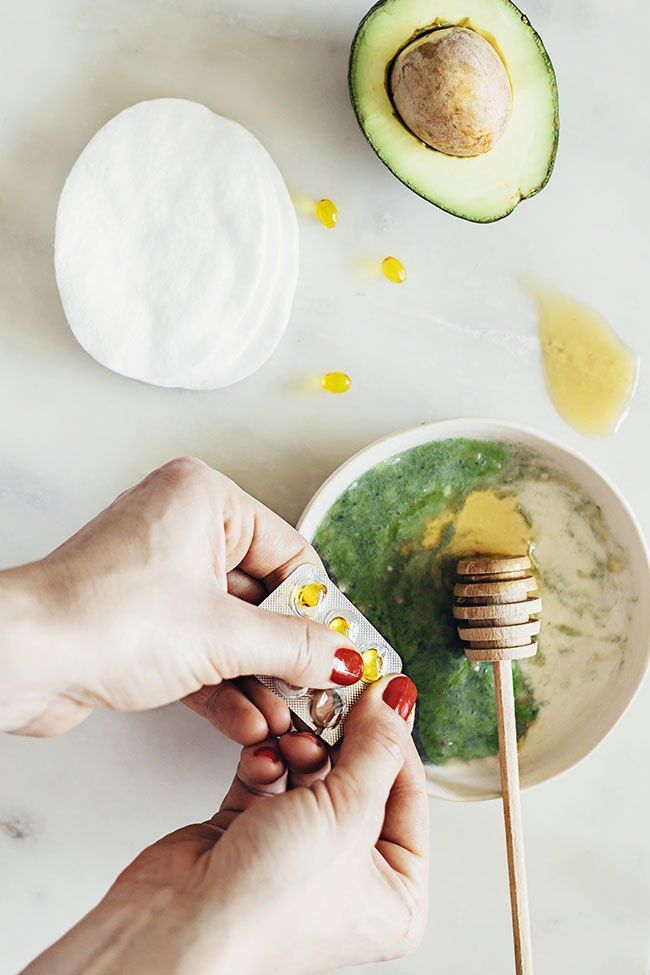 Lí do tại sao bạn luôn nên thủ sẵn một lọ vitamin E trong nhà - Ảnh 2.