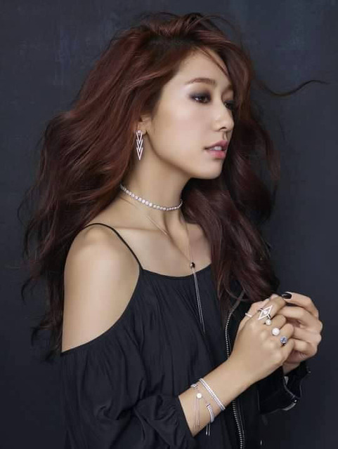 Park Shin Hye xứng đ&aacute;ng l&agrave; th&aacute;nh nữ quảng c&aacute;o thời trang xứ H&agrave;n - Ảnh 1.