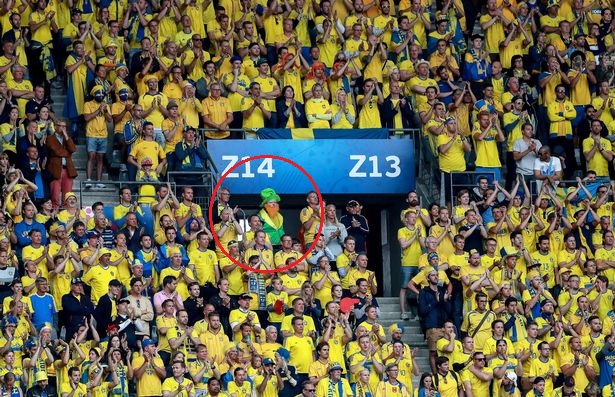 Đ&acirc;y l&agrave; CĐV Anh liều mạng nhất Euro 2016 - Ảnh 3.