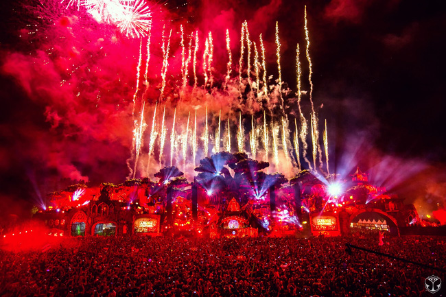 Không cần đi Tomorrowland 2016, bạn có thể thưởng thức trọn 3 ngày lễ hội qua clip aftermovie này! - Ảnh 2.