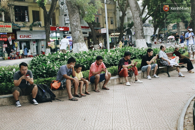 Hà Nội đã quên Pokemon Go, Sài Gòn vẫn chơi mê mải! - Ảnh 1.