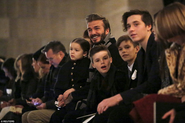 Beckham làm vệ sỹ riêng cho Harper Seven - Ảnh 7.