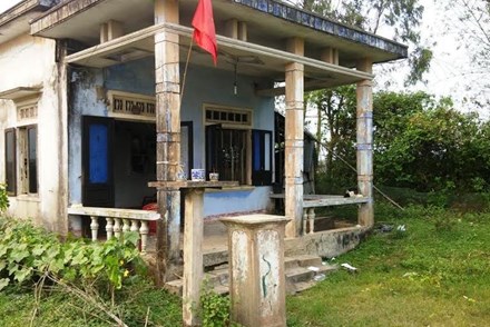 Kinh ho&agrave;ng ph&aacute;t hiện mẹ chết, con nguy kịch giữa vũng m&aacute;u - Ảnh 1.