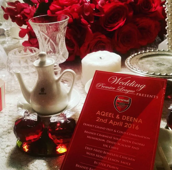 Fan cuồng Malaysia trang ho&agrave;ng đ&aacute;m cưới theo phong c&aacute;ch Arsenal - Ảnh 2.