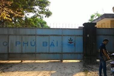 D&acirc;n bịt khẩu trang đi ngủ v&igrave; m&ugrave;i thuốc s&acirc;u - Ảnh 1.