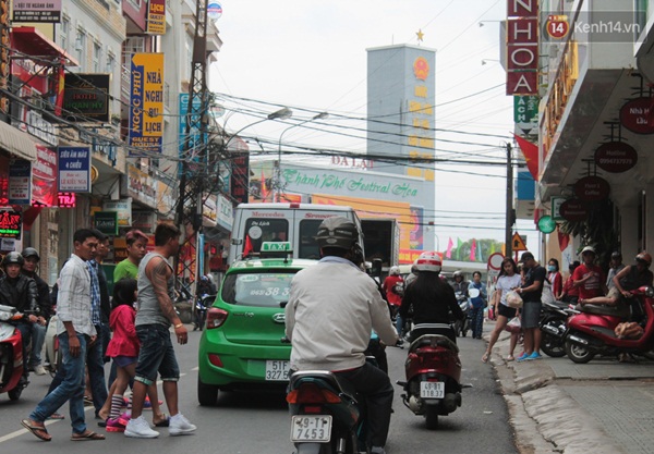 Bị khách sạn hét giá, khách du lịch Đà Lạt chọn tour cắm trại ngoài trời - Ảnh 1.