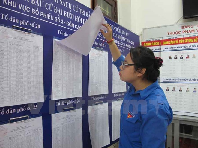 Cảm x&uacute;c của những bạn trẻ lần đầu ti&ecirc;n thực hiện quyền bầu cử - Ảnh 1.