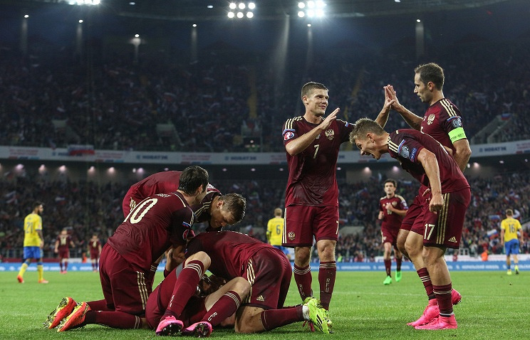 Leonid Slutsky - HLV duy nhất làm việc không lương ở Euro 2016 - Ảnh 2.