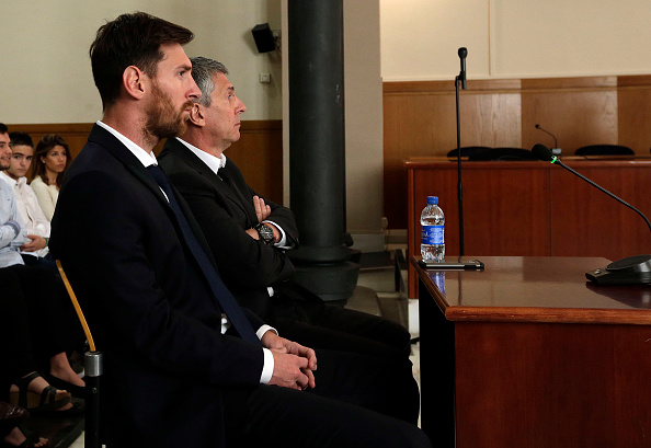 Màn biện hộ hài hước khiến Messi bị mỉa mai có đầu óc kém cả trẻ 10 tuổi - Ảnh 2.