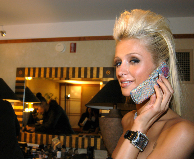 Bộ sưu tập điện thoại đồ sộ của nữ hoàng rắc rối Paris Hilton - Ảnh 4.