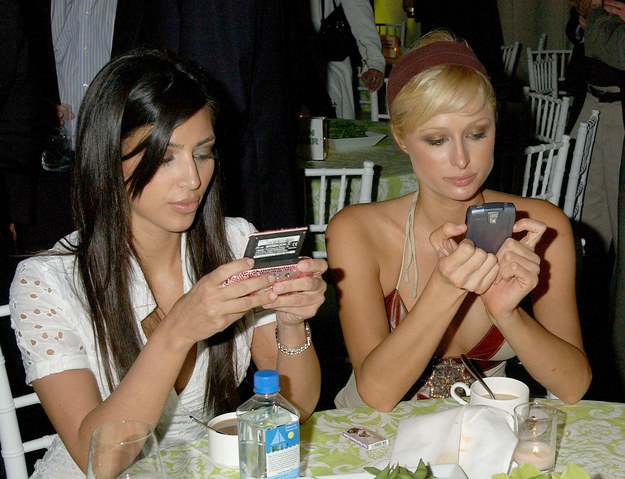 Bộ sưu tập điện thoại đồ sộ của nữ hoàng rắc rối Paris Hilton - Ảnh 8.
