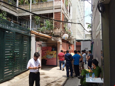 Người đàn ông chết lõa thể trong căn nhà trung tâm TP.HCM - Ảnh 1.