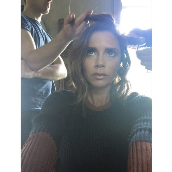 Victoria Beckham trẻ trung hơn sau khi xuống tóc - Ảnh 1.