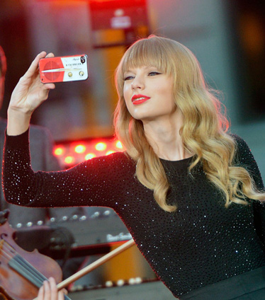 Thay người yêu như thay áo nhưng với điện thoại, Taylor Swift chỉ chung thủy với iPhone - Ảnh 1.