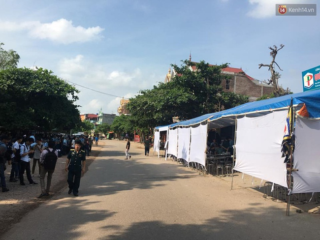 Người th&acirc;n kh&oacute;c ngất trước linh cữu Đại t&aacute; Trần Quang Khải - Ảnh 12.