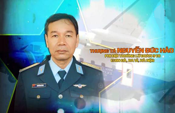 Vợ phi c&ocirc;ng tr&ecirc;n CASA-212: &ldquo;Lu&ocirc;n tự h&agrave;o về c&aacute;c anh&rdquo; - Ảnh 1.