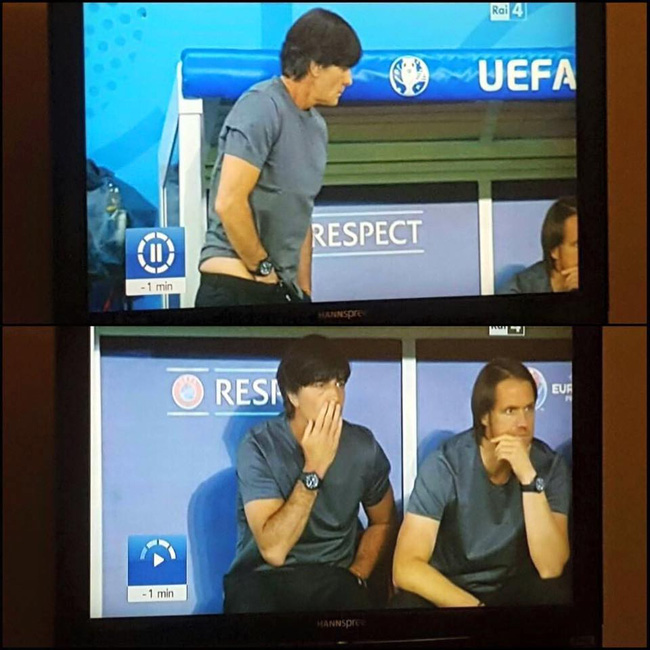 Joachim Low lại bị phát hiện cọ nách rồi cho lên mũi ngửi - Ảnh 3.