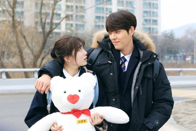 Đo độ đẹp đôi của cặp thầy trò Doctors và đôi đũa lệch trong Uncontrollably Fond - Ảnh 1.