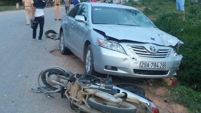 Lạng Sơn: Toyota Camry đâm 2 xe máy, 2 phượt thủ tử vong - Ảnh 1.