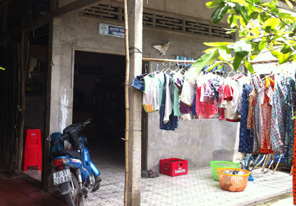 Ân hận của người mẹ mỗi đứa con sinh ra của... một ông bố khác nhau - Ảnh 2.