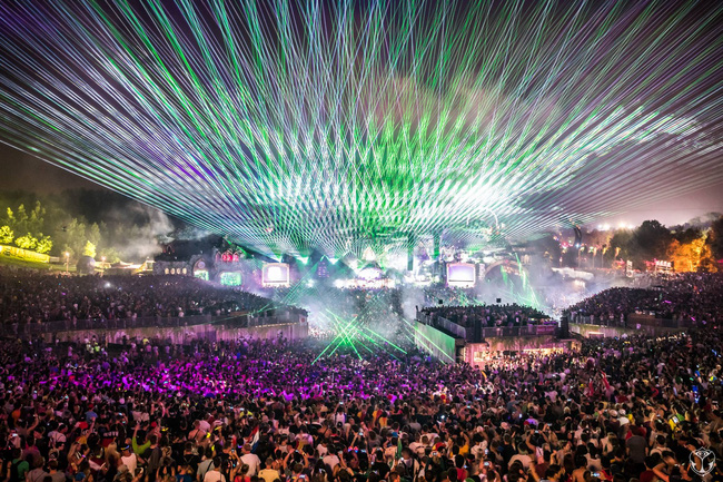 Không cần đi Tomorrowland 2016, bạn có thể thưởng thức trọn 3 ngày lễ hội qua clip aftermovie này! - Ảnh 3.