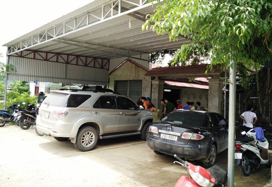 Táo tợn nổ súng truy sát 1 gia đình giữa ban ngày - Ảnh 1.