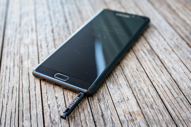 Xuất hiện trường hợp người dùng gặp lỗi reset liên tục trên Samsung Galaxy Note7 mới mua - Ảnh 1.