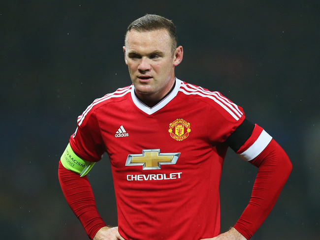 Rooney đỏ bừng mặt vì bị fan phát hiện bấm thích trang web khiêu dâm - Ảnh 2.