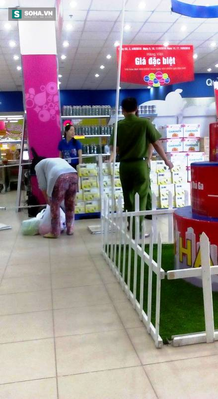 Người phụ nữ ngã lộn nhiều vòng ở thang cuốn siêu thị Co.opmart - Ảnh 2.