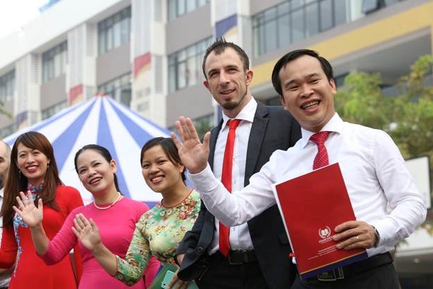 Lễ khai giảng x&uacute;c động tại ng&ocirc;i trường hiện đại bậc nhất thủ đ&ocirc; - Ảnh 2.