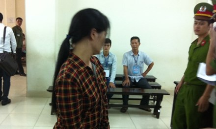 Luật sư bật kh&oacute;c khi b&agrave;o chữa cho người đ&agrave;n b&agrave; giết con - Ảnh 1.