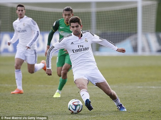 Con trai Zidane biểu diễn kỹ thuật làm bẽ mặt Ronaldo - Ảnh 2.