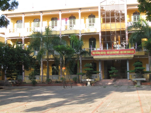 Trường THPT ở H&agrave; Nội k&ecirc;u gọi đ&oacute;ng g&oacute;p 1 h&ograve;n đ&aacute; tảng gi&aacute; 100 triệu đồng g&acirc;y x&ocirc;n xao - Ảnh 3.