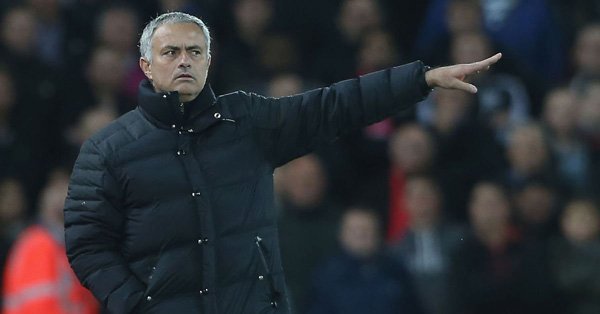 MU xấu x&iacute;, đừng chửi Mourinho! - Ảnh 2.