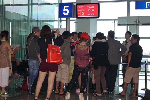 Bị delay gần 10 tiếng, hành khách làm đơn tố Vietjet Air vô trách nhiệm - Ảnh 2.