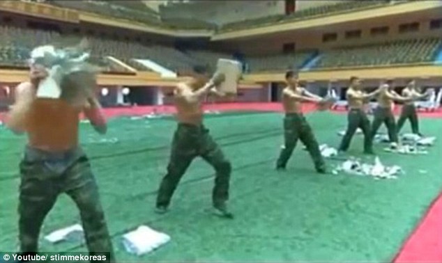 Cận cảnh quá trình tập luyện vất vả của những người lính Triều Tiên - Ảnh 3.