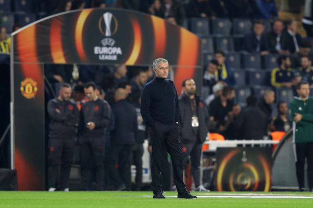 Mourinho tức giận đay nghiến học trò - Ảnh 2.