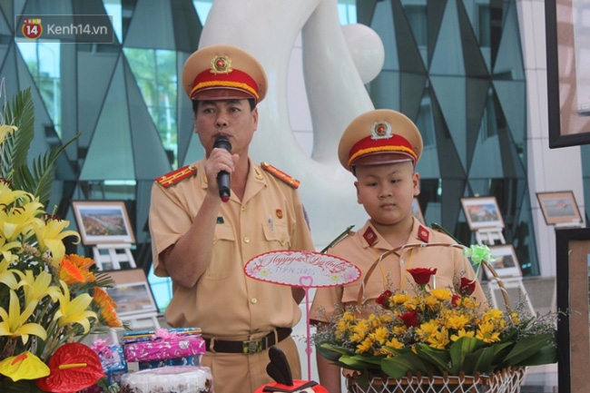 Cậu bé ung thư mơ ước làm CSGT ở Đà Nẵng: Vĩnh biệt người bạn nhỏ kiên cường! - Ảnh 4.