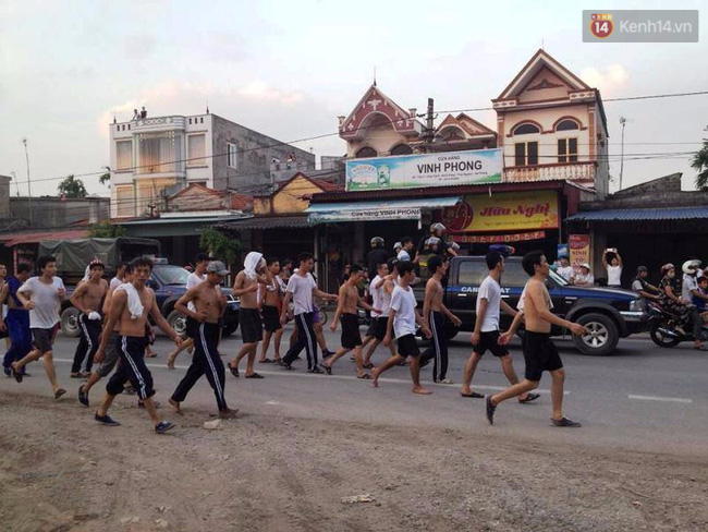 Hàng trăm học viên cai nghiện lại đập phá trung tâm, đòi về gặp vợ con - Ảnh 3.