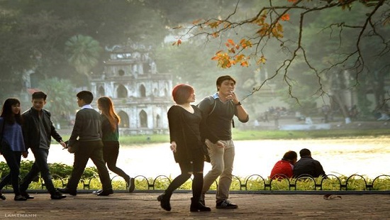 Nắng nóng quay trở lại miền Bắc, nhiệt độ Hà Nội lên đến 30 độ C - Ảnh 1.