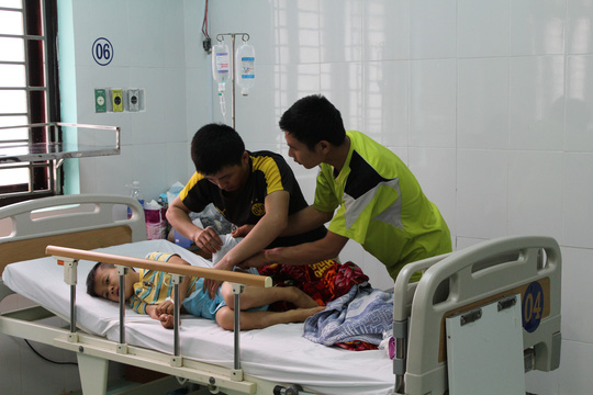 Chị chết, em nguy kịch sau khi ăn m&igrave; t&ocirc;m - Ảnh 2.