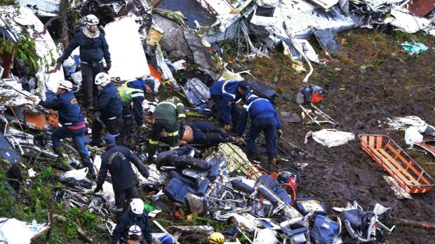Tình người ấm áp sau vụ tai nạn máy bay thảm khốc của CLB Chapecoense - Ảnh 3.
