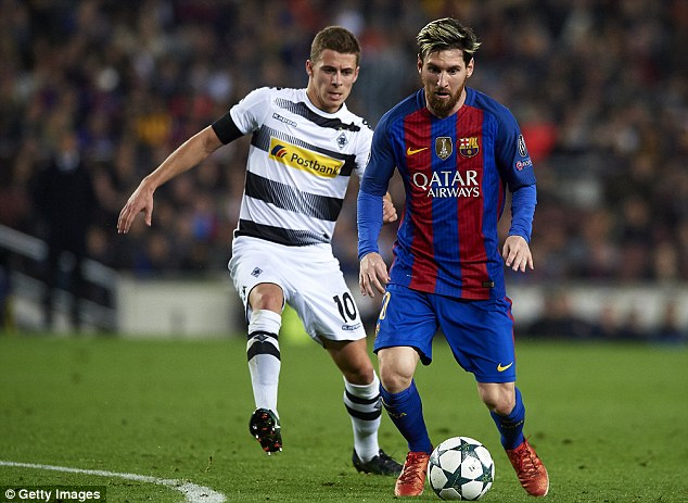 Messi xứng đáng giành Quả bóng vàng hơn Ronaldo - Ảnh 1.
