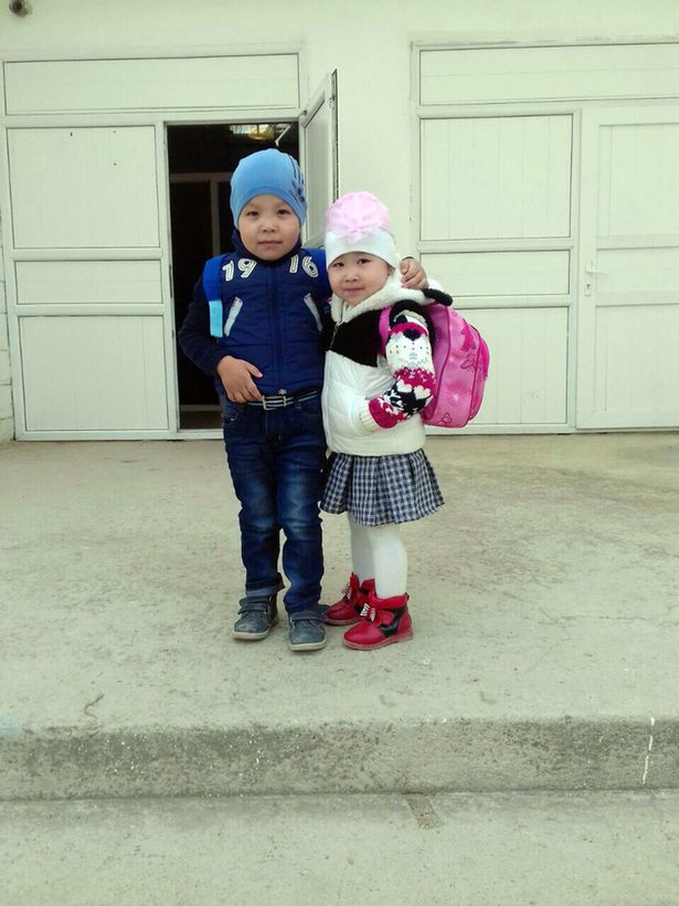 Sau khi ăn b&aacute;nh Doner Kebabs, b&eacute; g&aacute;i 2 tuổi thiệt mạng, anh trai nguy kịch nằm trong viện - Ảnh 1.